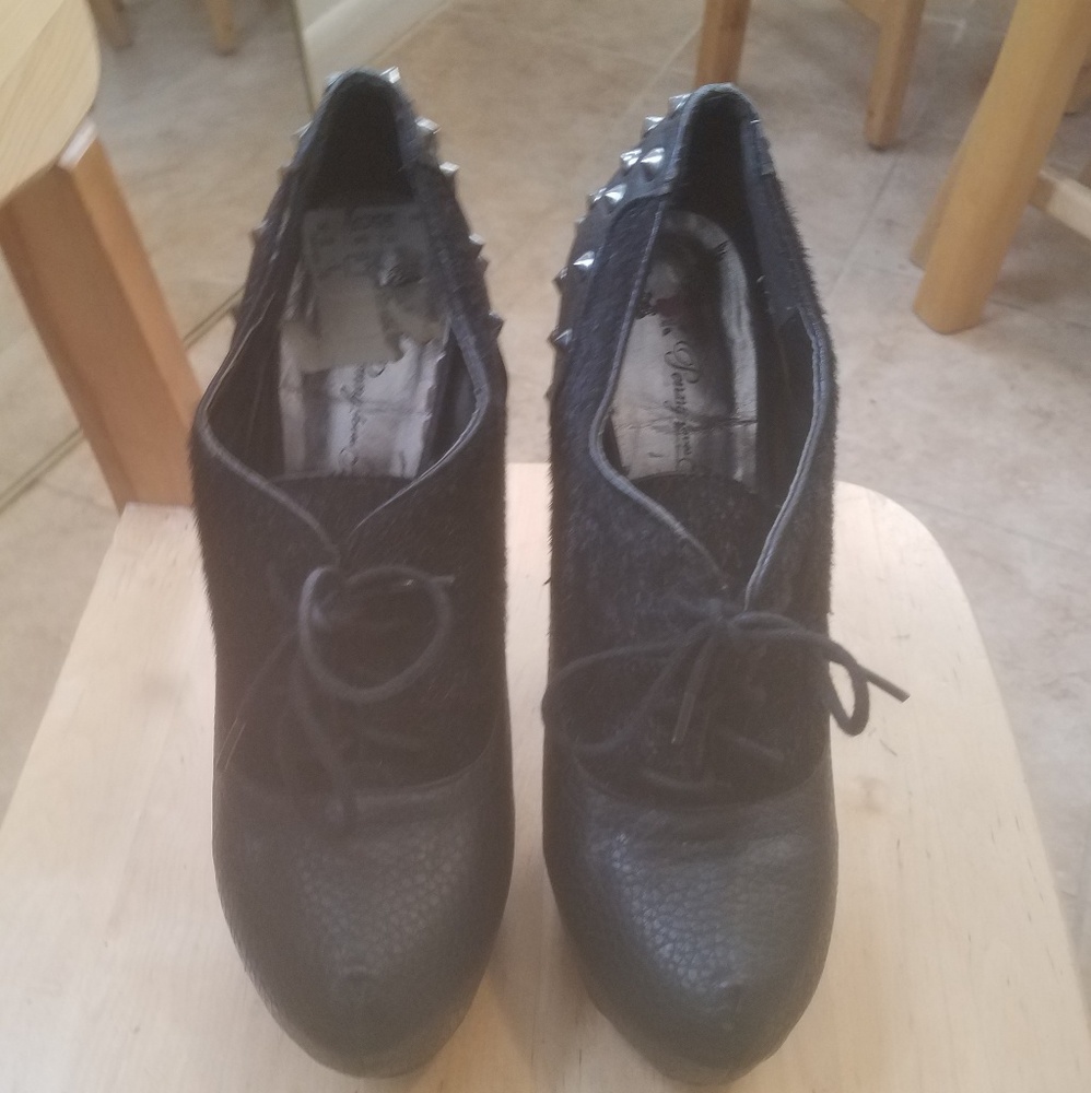 High heels - Picture 2 of 7